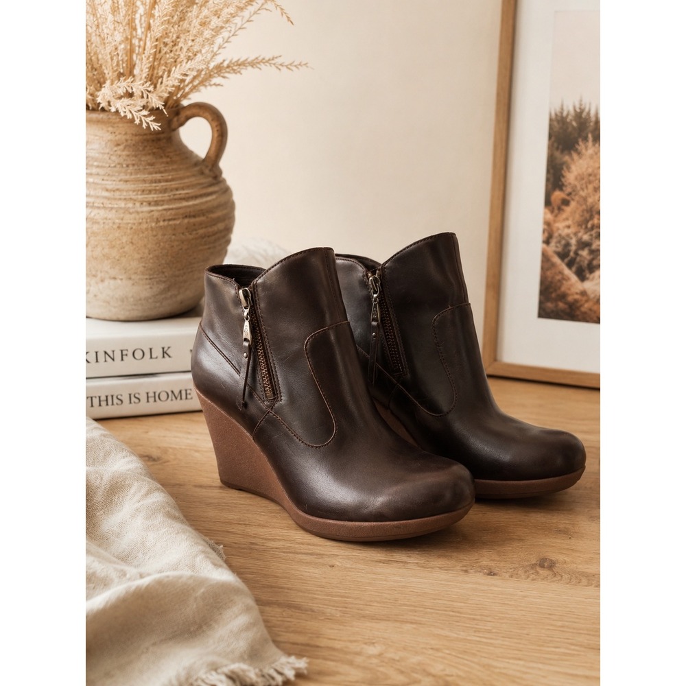 UGG Australia Brown Leather Wedge Ankle Boots Lucianna 1009948 Womens 9.5